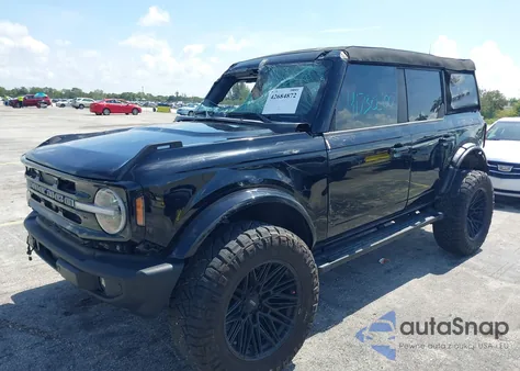2023 Ford Bronco Outer Banks z USA, uszkodzony, nr VIN 1FMDE5BH3PLA99520